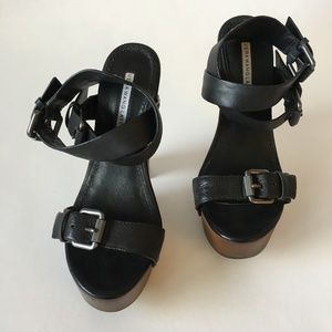 Vera Wang " YONA" platform heels sandals